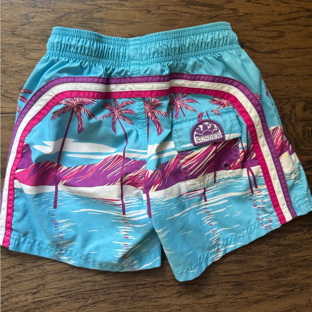 Sundek size 10